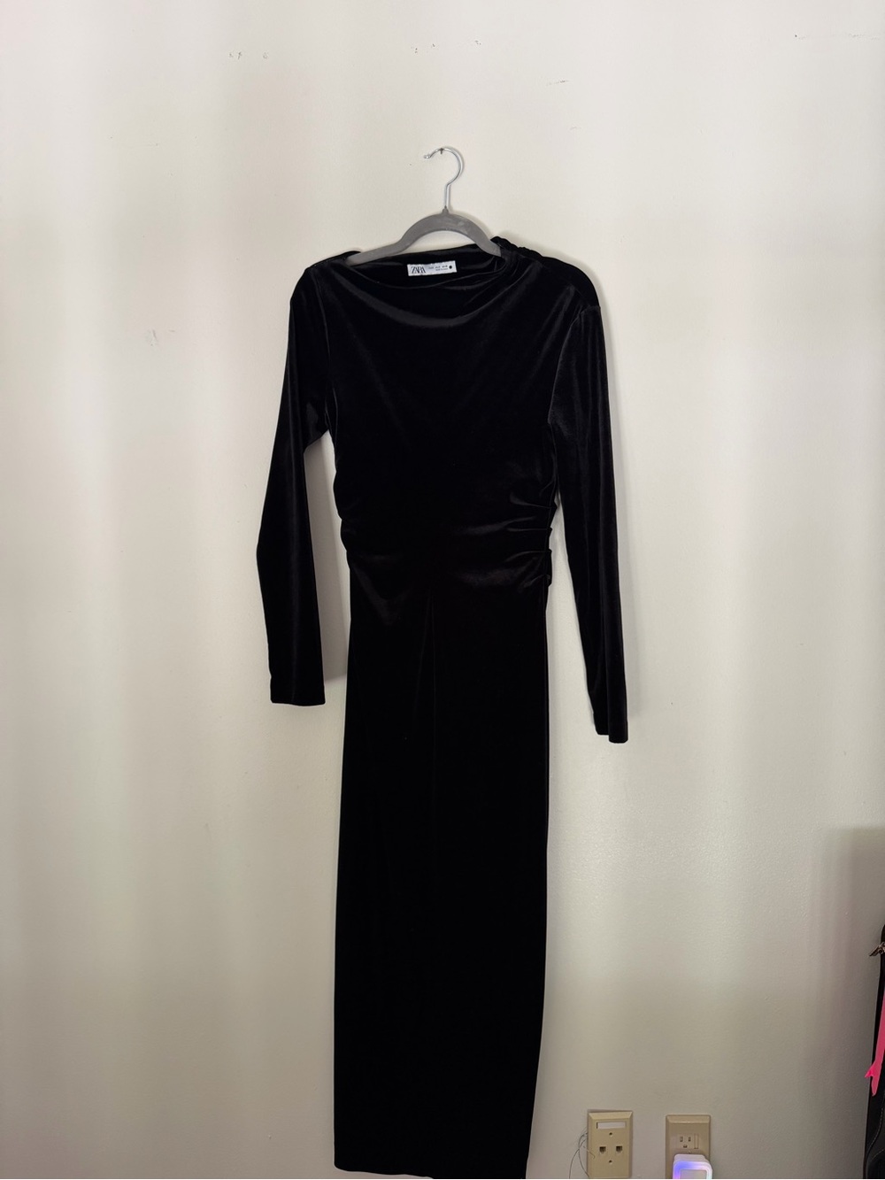 Zara Black Velvet Long Sleeve Midi Dress